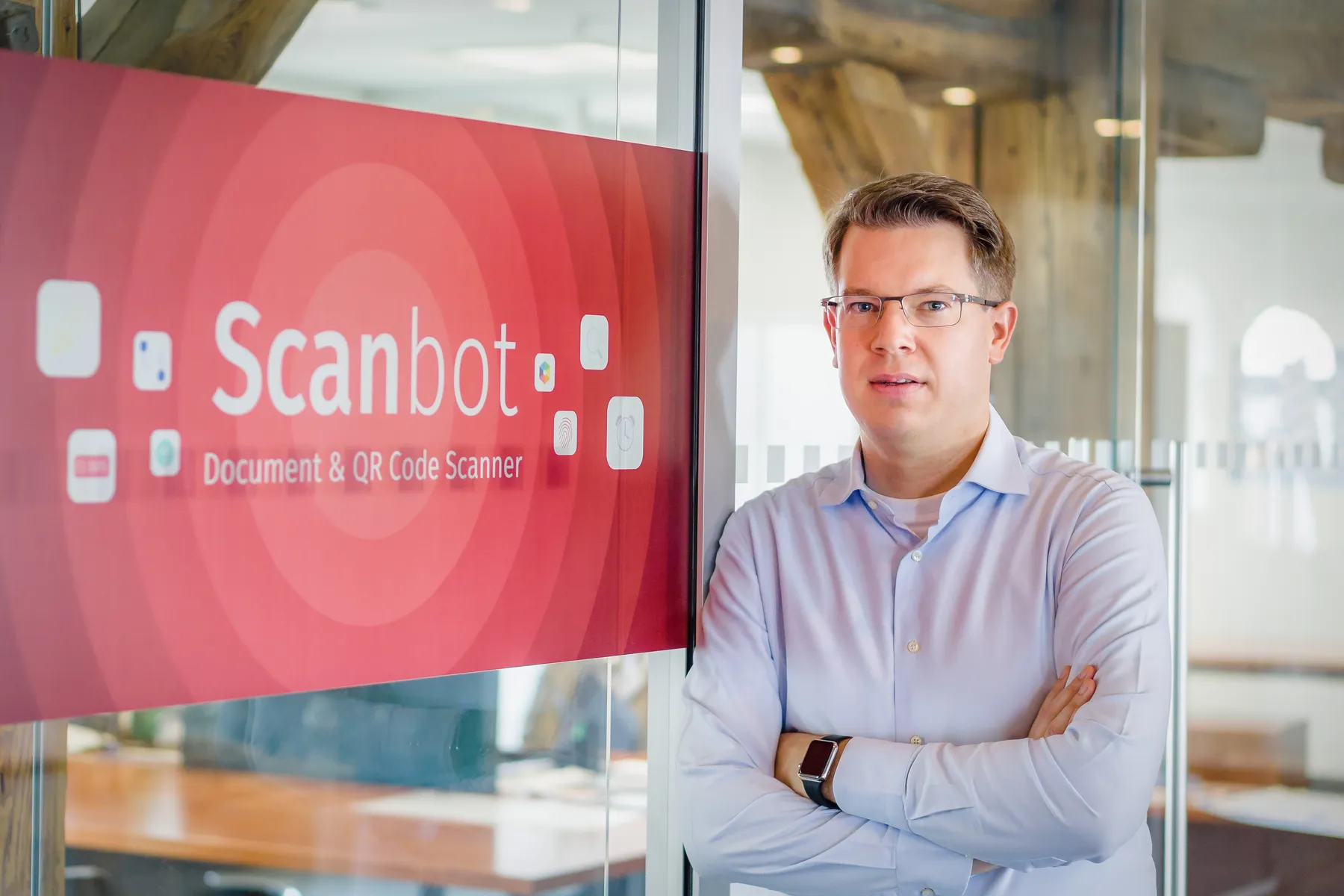frank thelen e42 office with scanbot